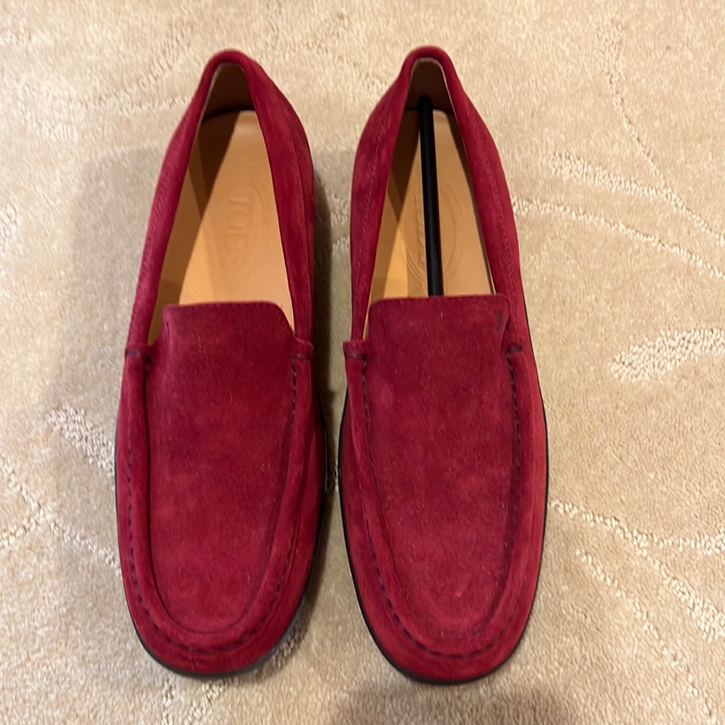 Tods Brand New Cranberry Colored Suede Driving Shoes Size9